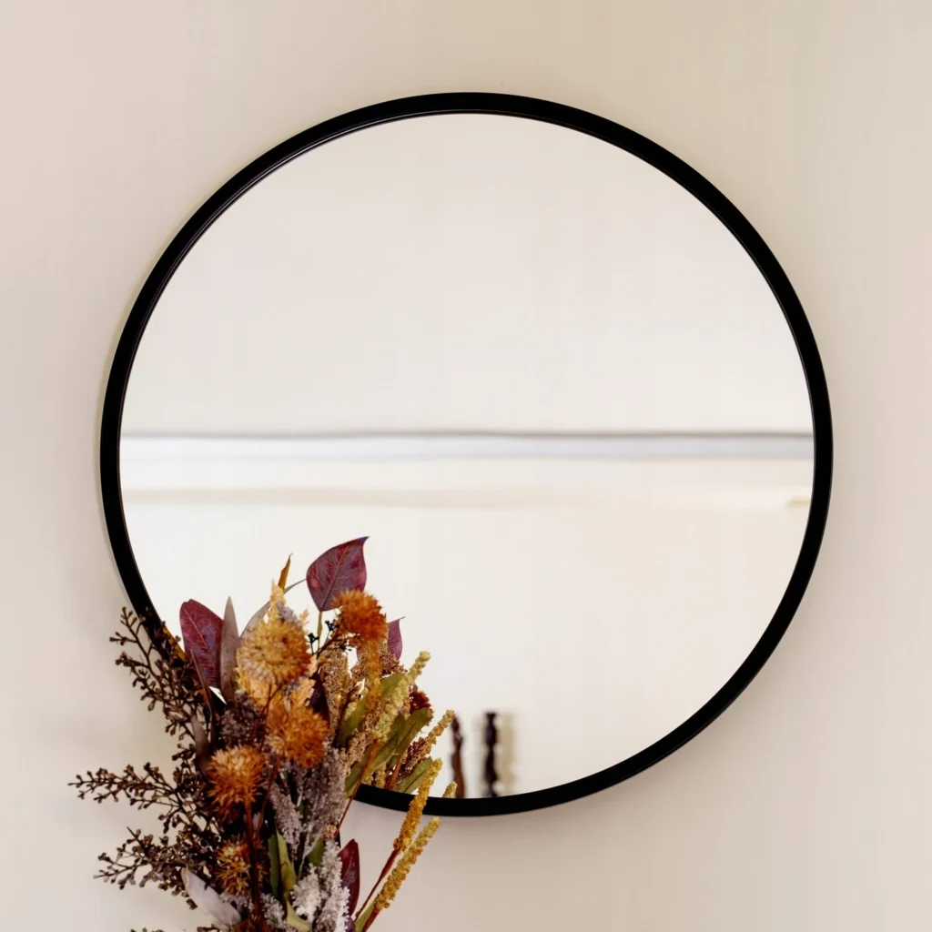 Lustro Okragle W Metalowej Czarnej Ramie Do Lazienki 1024x1024