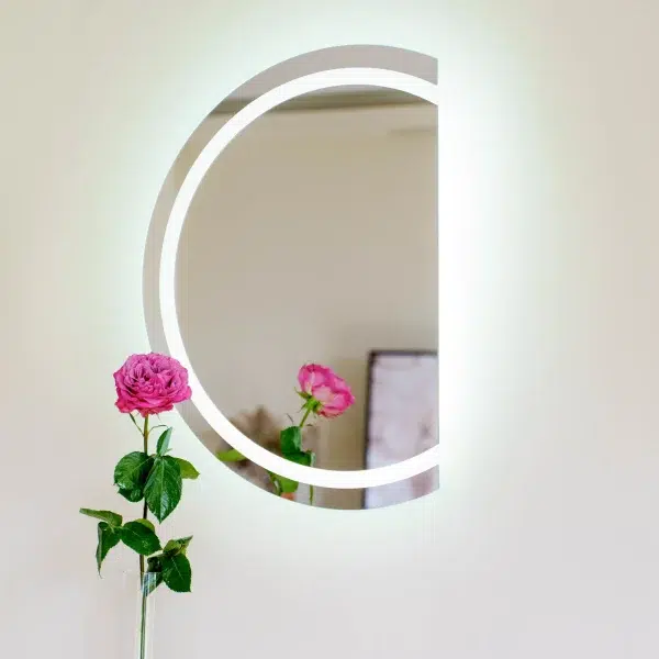 Lustro Ze Scietym Bokiem Podswietlane Lazienkowe 600x600